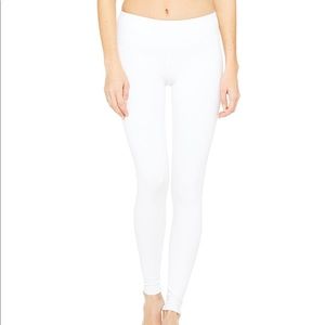 New with tags! White Alo yoga leggings